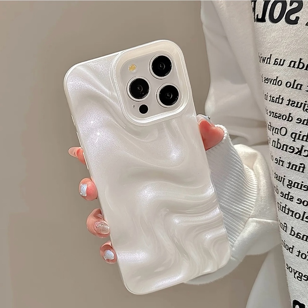 iPhone Case Pearl White Three Dimensional Wave Pattern - Picture 2 of 7